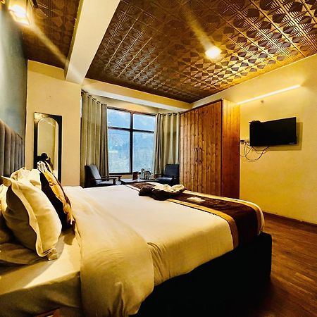 Hotel Green Link -#Near Volvo Bus Stand #Mountain View #River View #Open Terrace Manali  Exterior photo