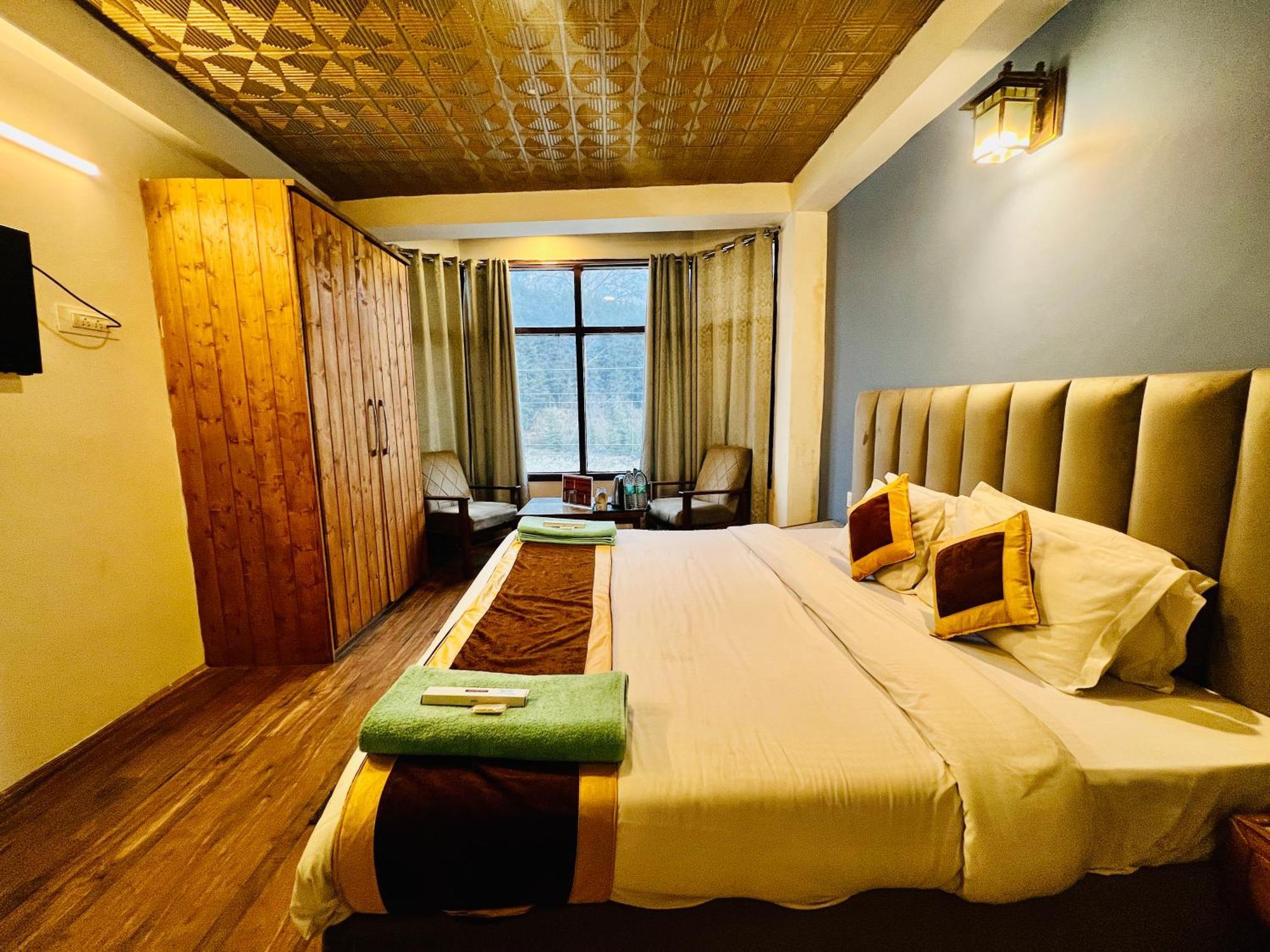 Hotel Green Link -#Near Volvo Bus Stand #Mountain View #River View #Open Terrace Manali  Exterior photo