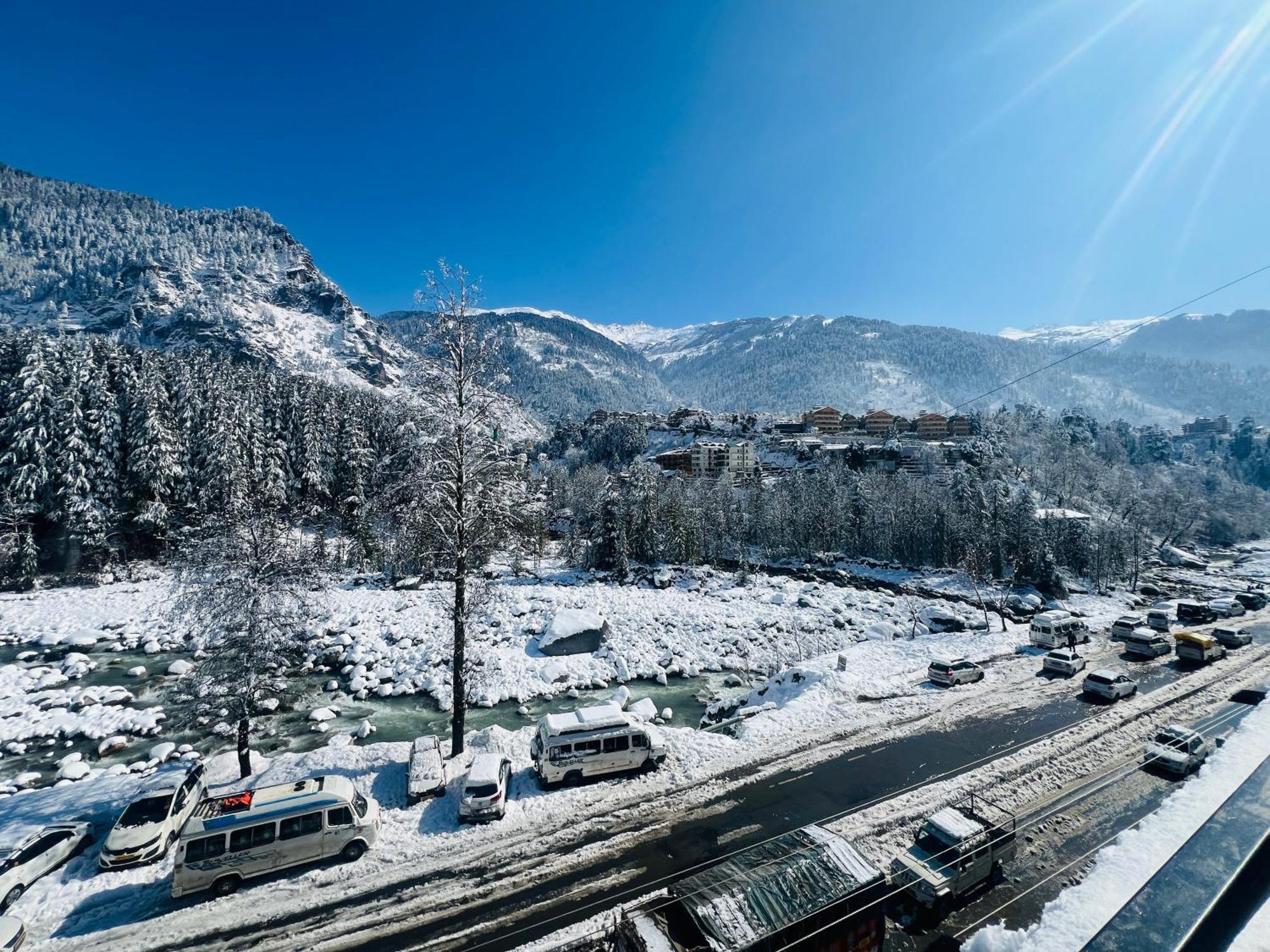 Hotel Green Link -#Near Volvo Bus Stand #Mountain View #River View #Open Terrace Manali  Exterior photo